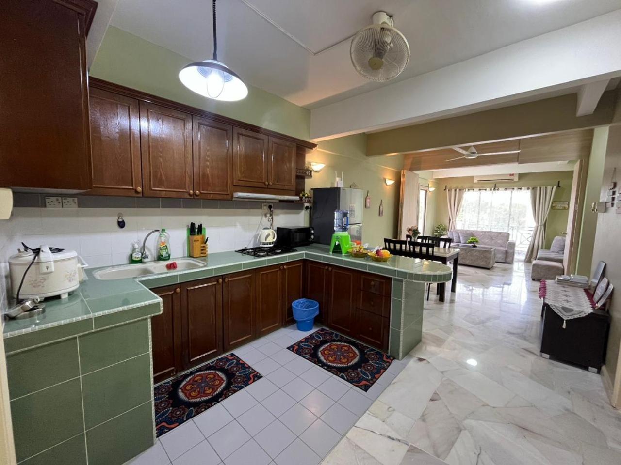 Bayu Portdickson Santai Pd Penthouse Seaview *